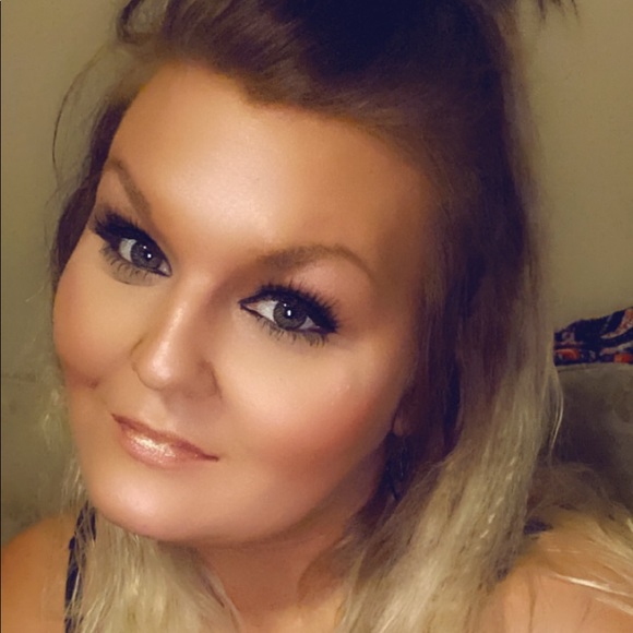 Meet your Posher, Julia - Picture 4 of 4